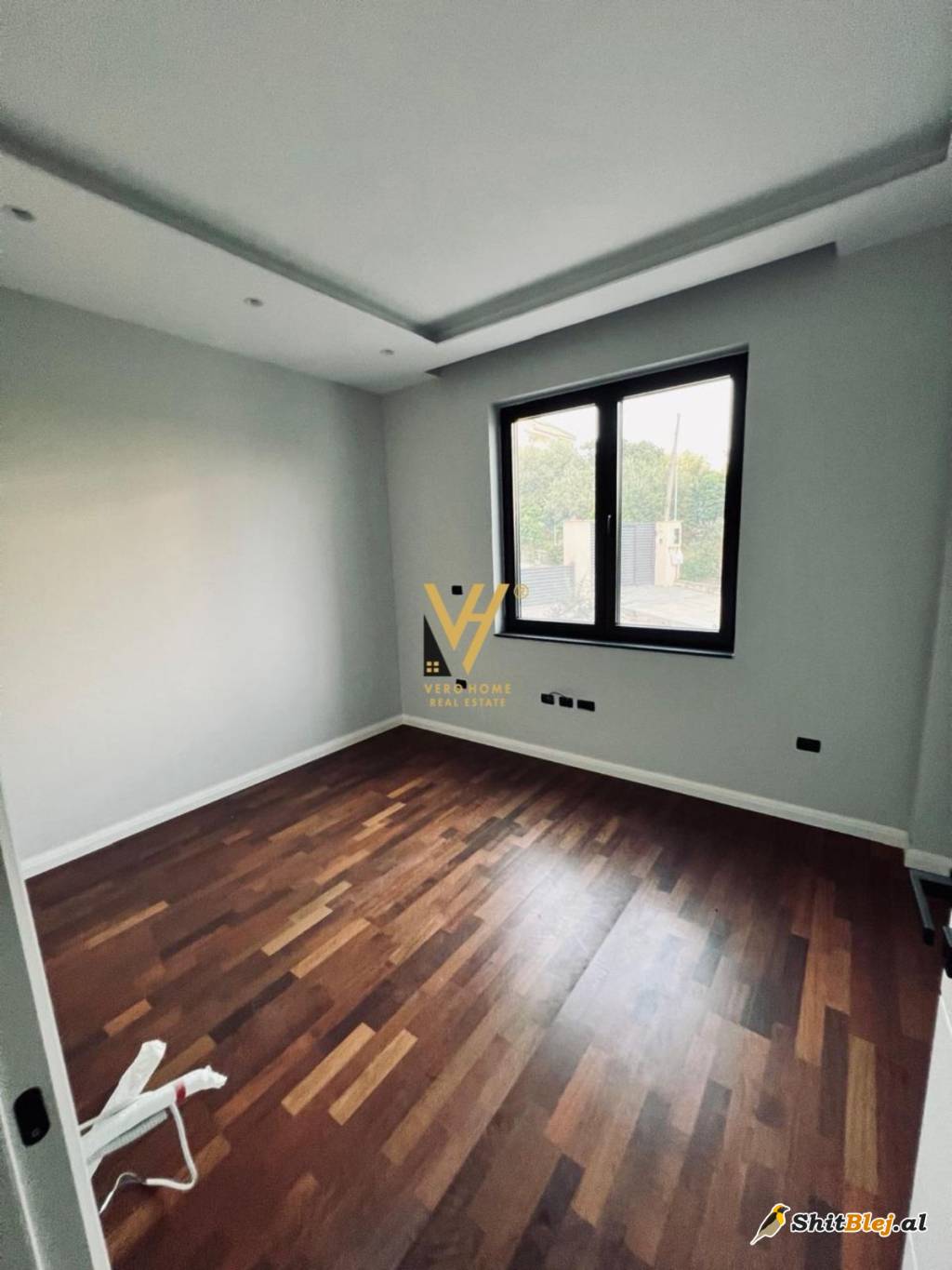 VILE 4 KATESHE ME QERA NE SAUK 2.500 EUR