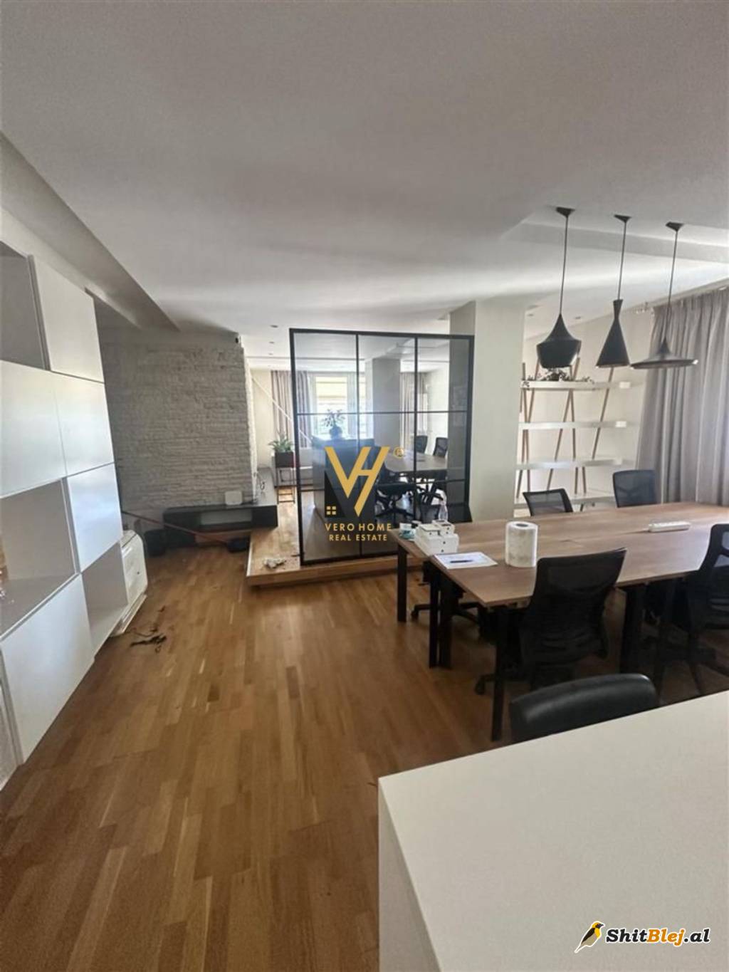 ZYRE 140 M2 ME QIRA NE BLLOK 3.800 EURO