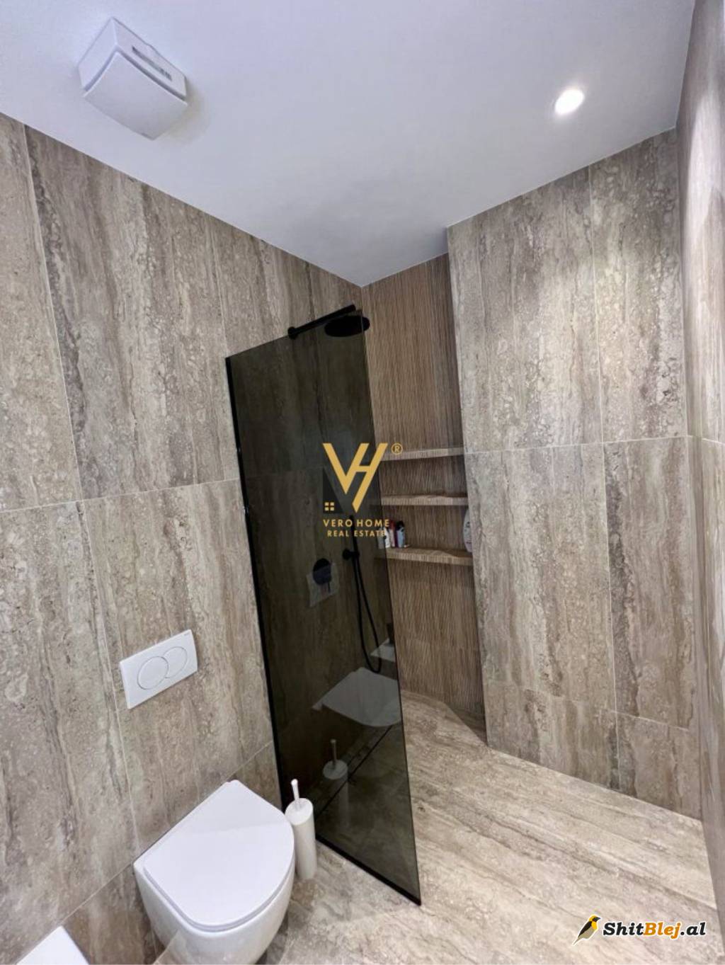  2+1+BLK TE KOMUNA E PARISIT 1.100 EURO