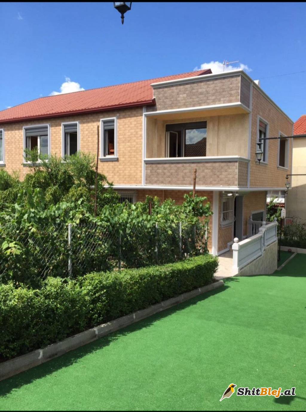 VILE NE PERIFERI 450.000 EURO