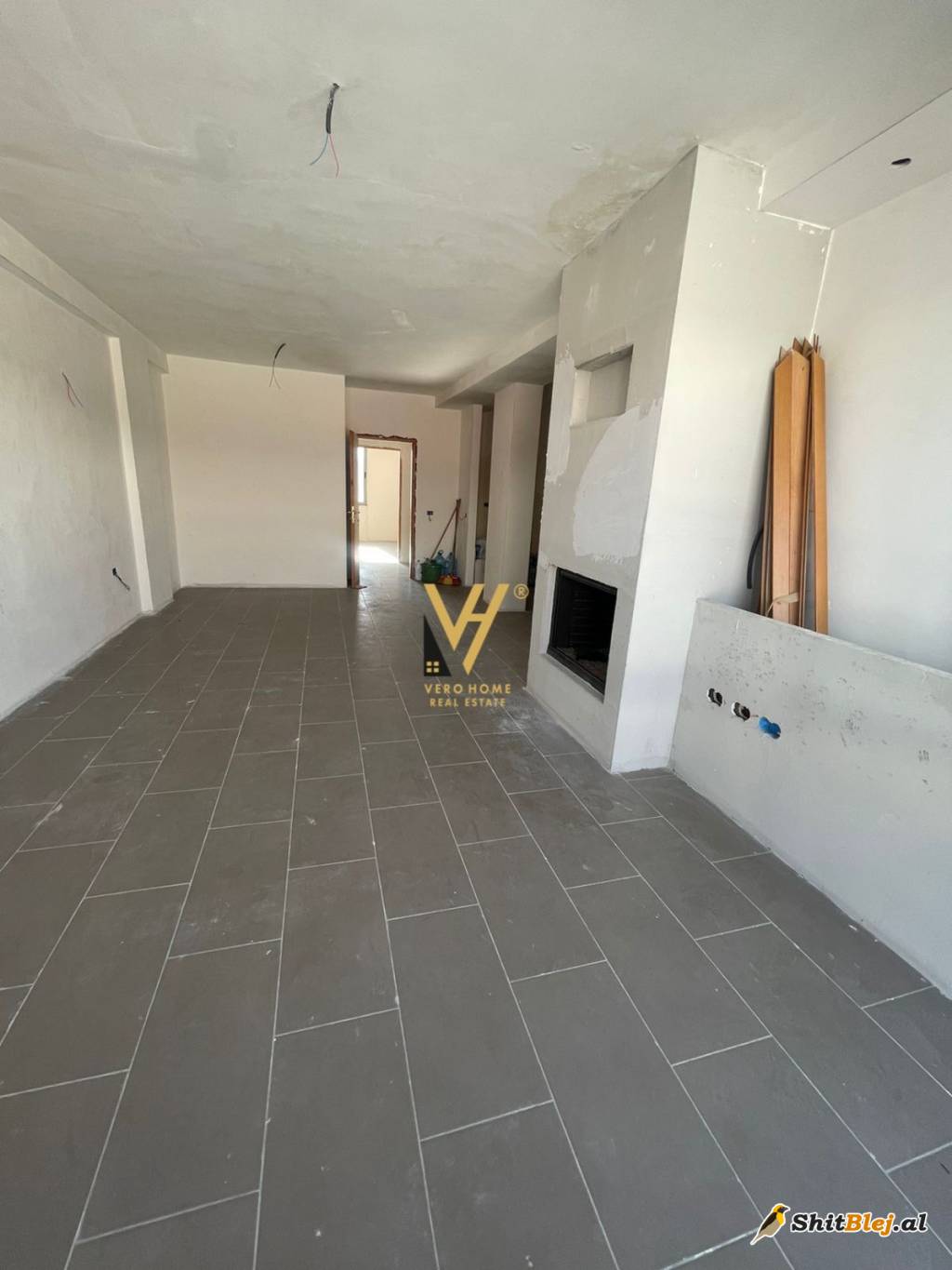 2+1 TEK BULEVARDI MIGJENI 100.000 EURO