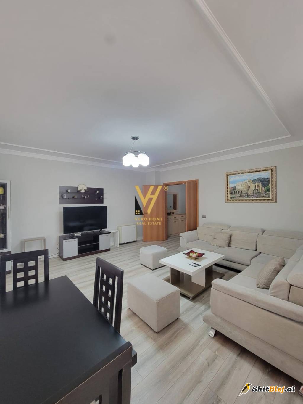 2+1+2+BLK TE KOMUNA E PARISIT 900 E