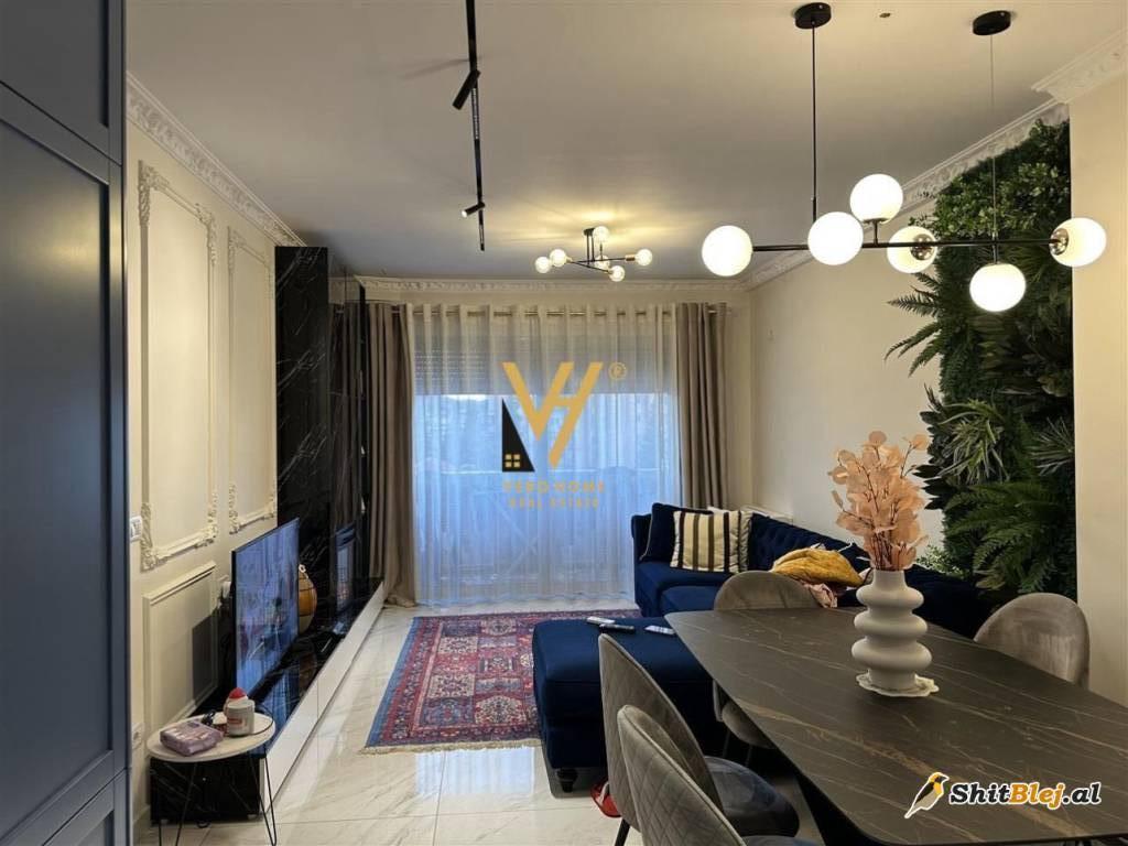  1+1+BLK TE KOMUNA E PARISIT 237.000 EUR