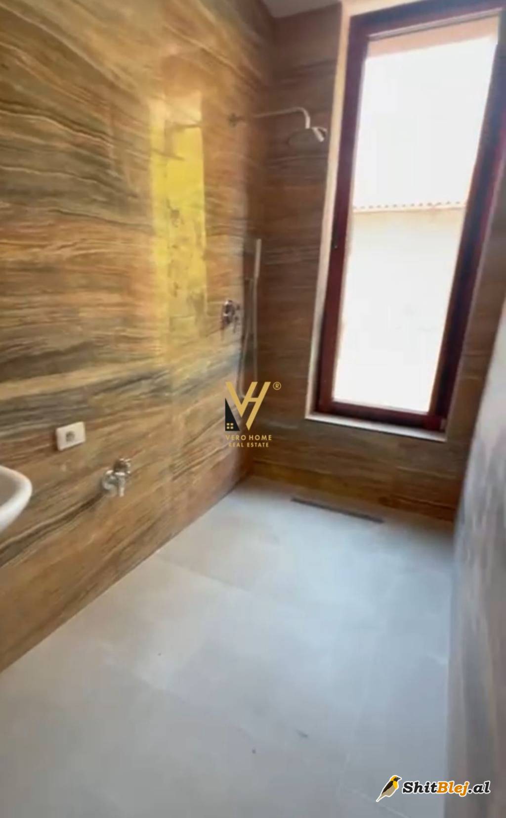 ZYRE 50M2 TE RRUGA E KAVAJES 1.200 EURO