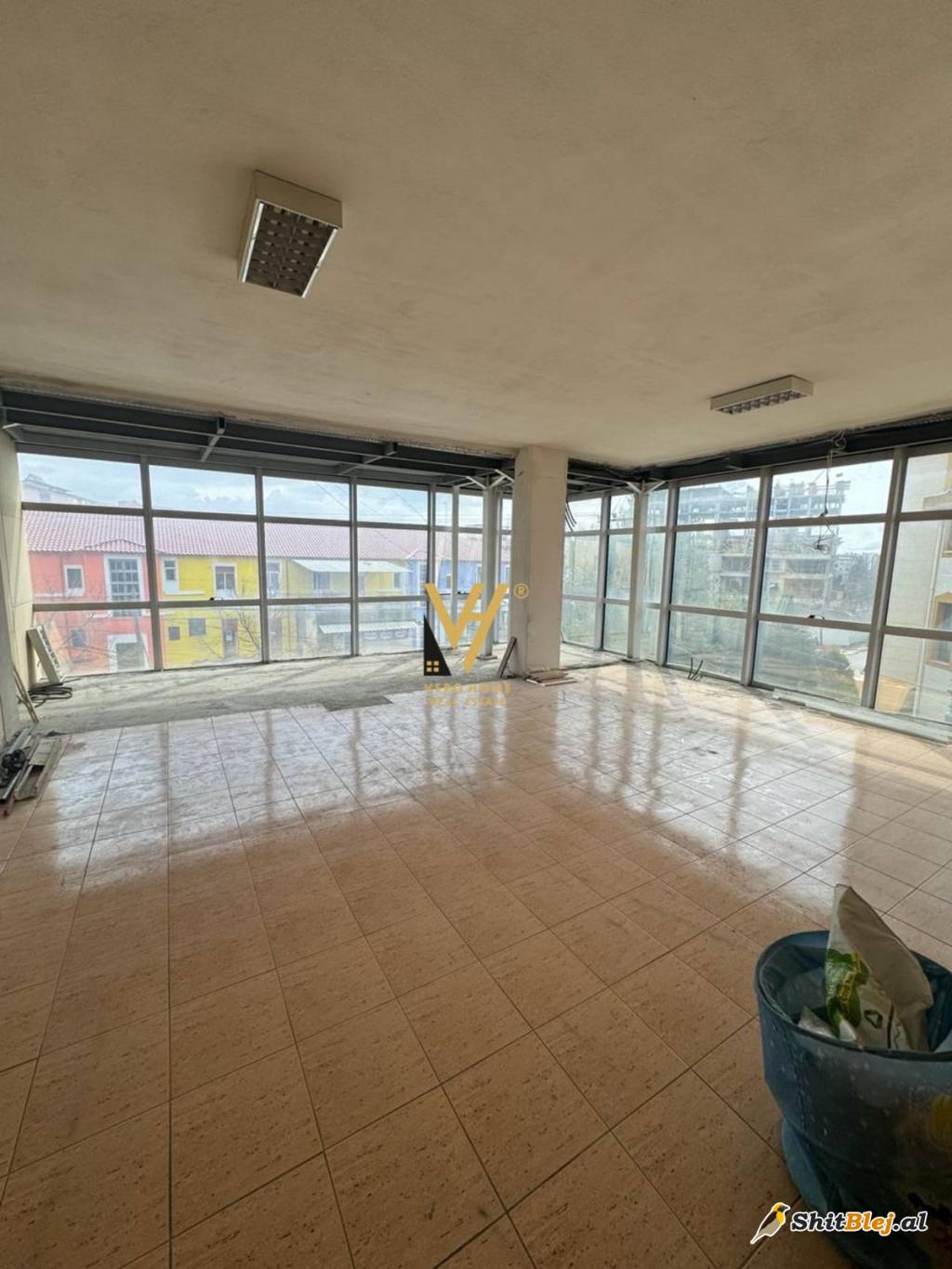 ZYRE 277 M2 NE KINOSTUDIO 1.600 EURO