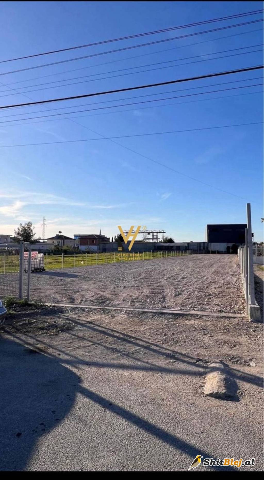 TOKE 1.200 M2 ME QERA NE BATHORE 700 EUR