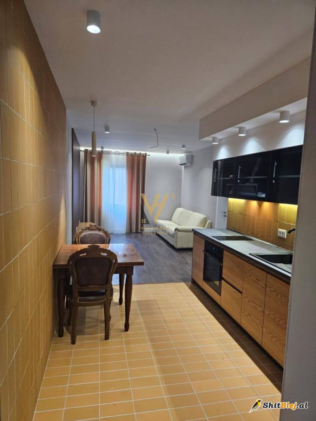 1+1 NE BLLOK 900 EURO