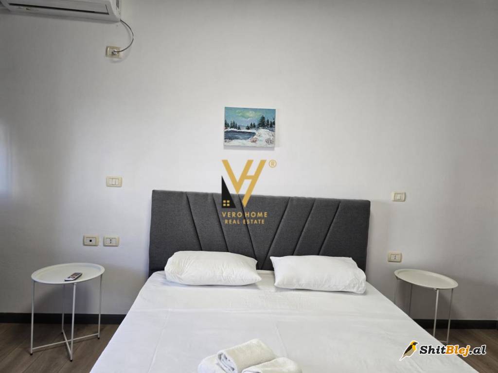  2+1 ME QERA TE KRISTAL CENTER 650 EURO