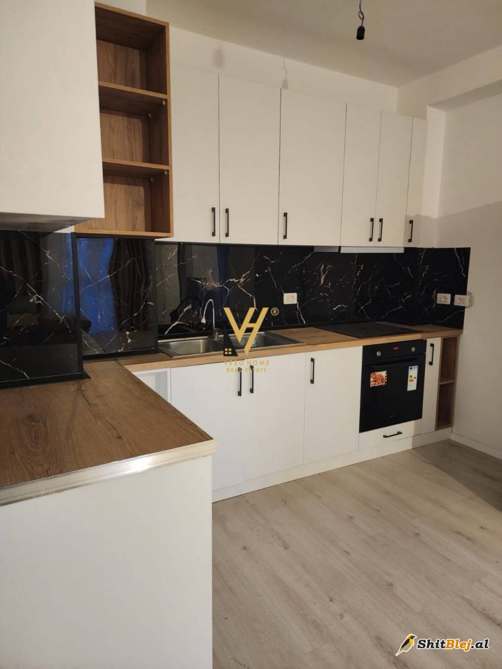 2+1 ME QIRA TE UNIVERS CITY 550 EURO