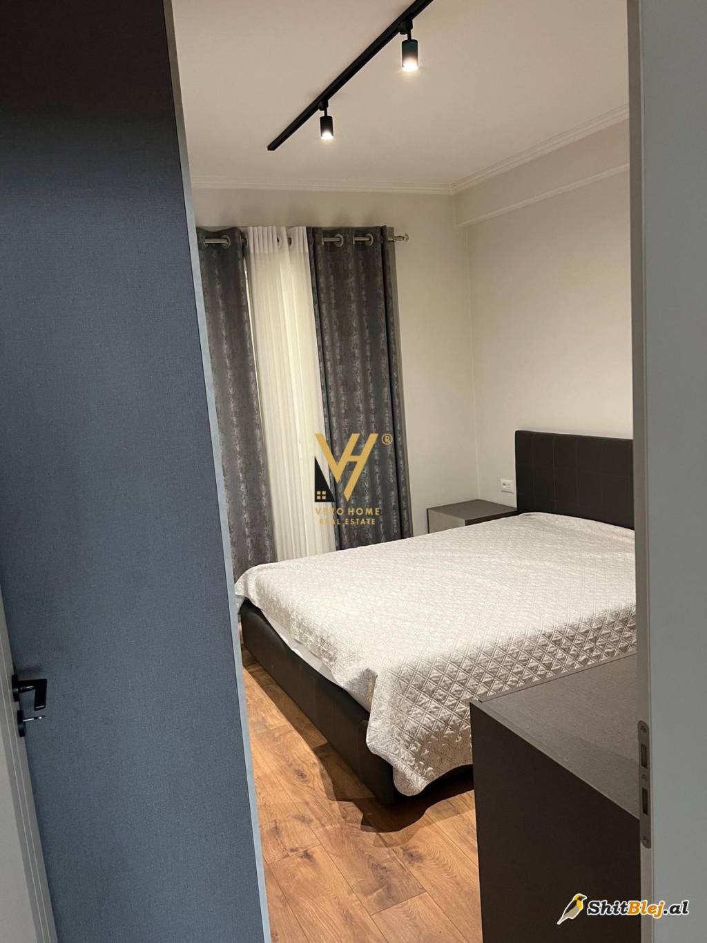  2+1+2 TE NENKALIMI I KRISTALIT 800 EURO