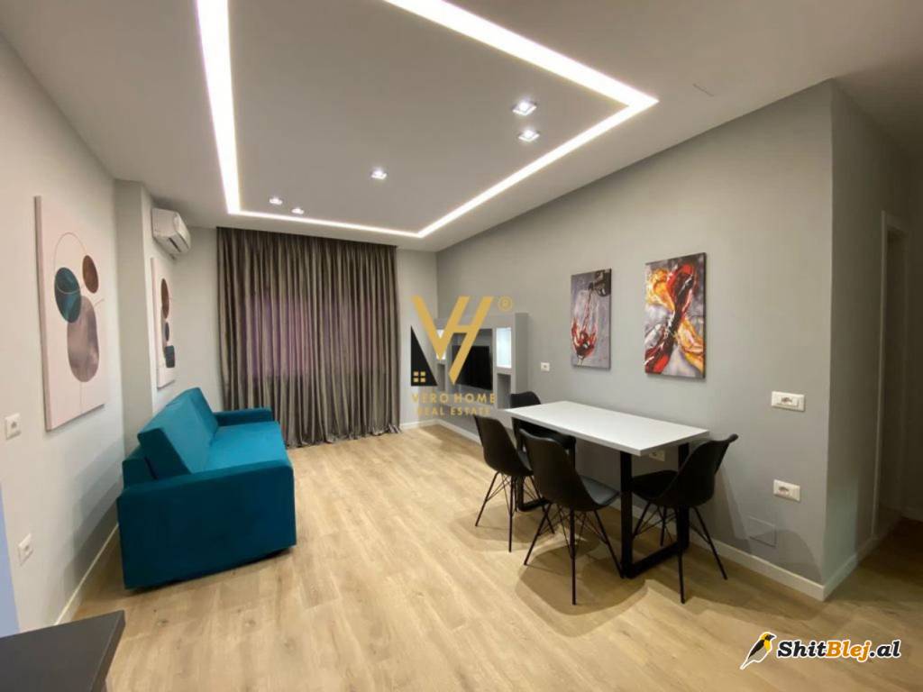 2+1 ME QIRA 21 DHJETORI 700 EURO