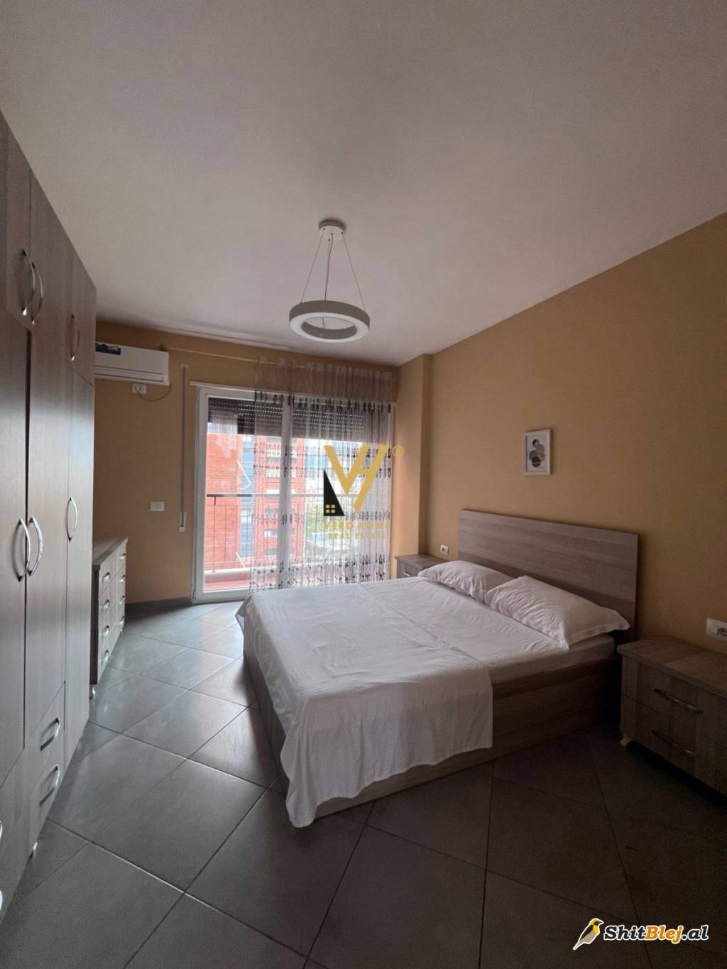 1+1 ME QIRA TE STACIONI I TRENIT 600 EUR
