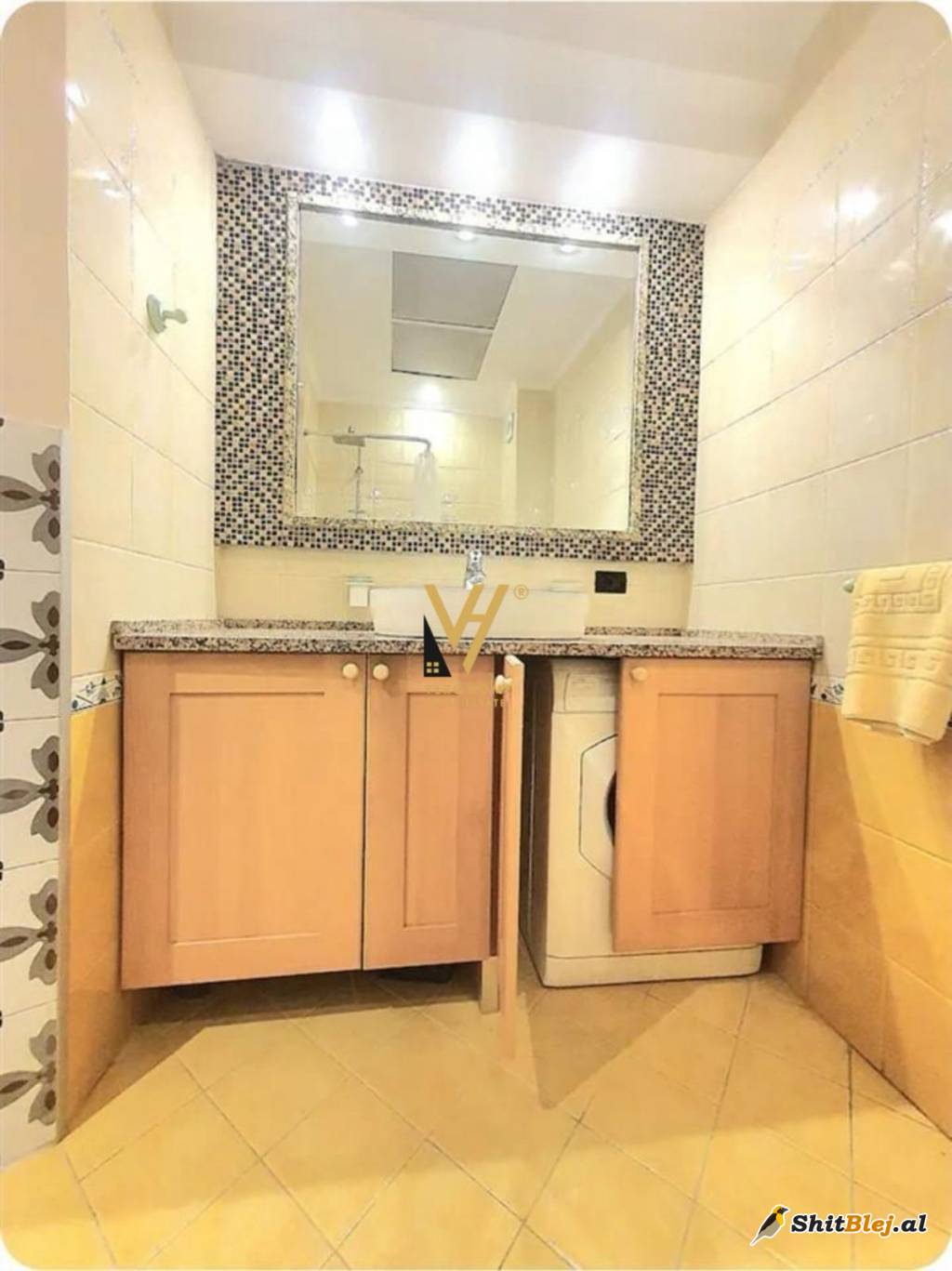 1+1 DHE GARSIONERE  QENDER 315.000 EURO