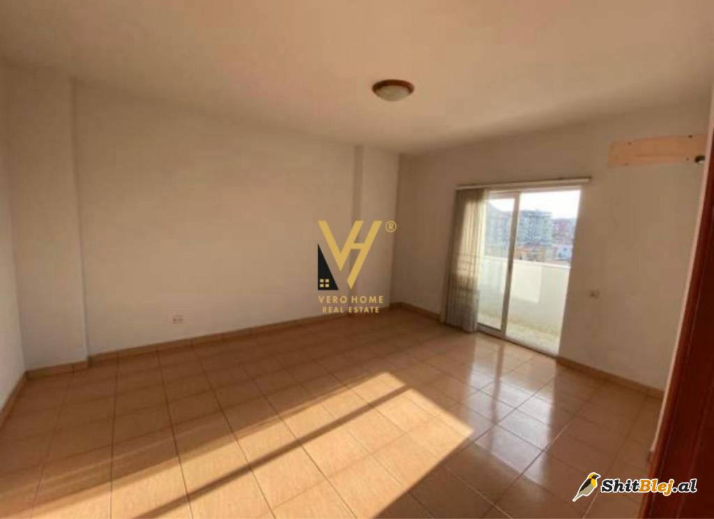 2+1+BLK TE KOMUNA E PARISIT 450 EURO