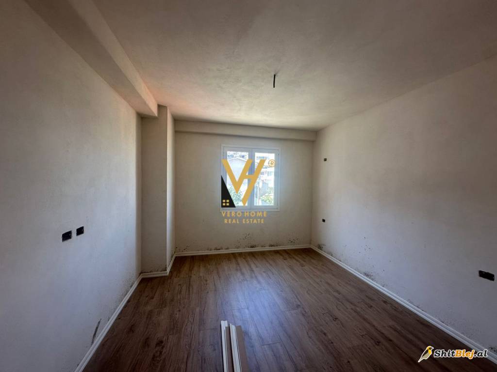  AMBIENT 260 M2 NE YZBERISHT 1.500 EURO