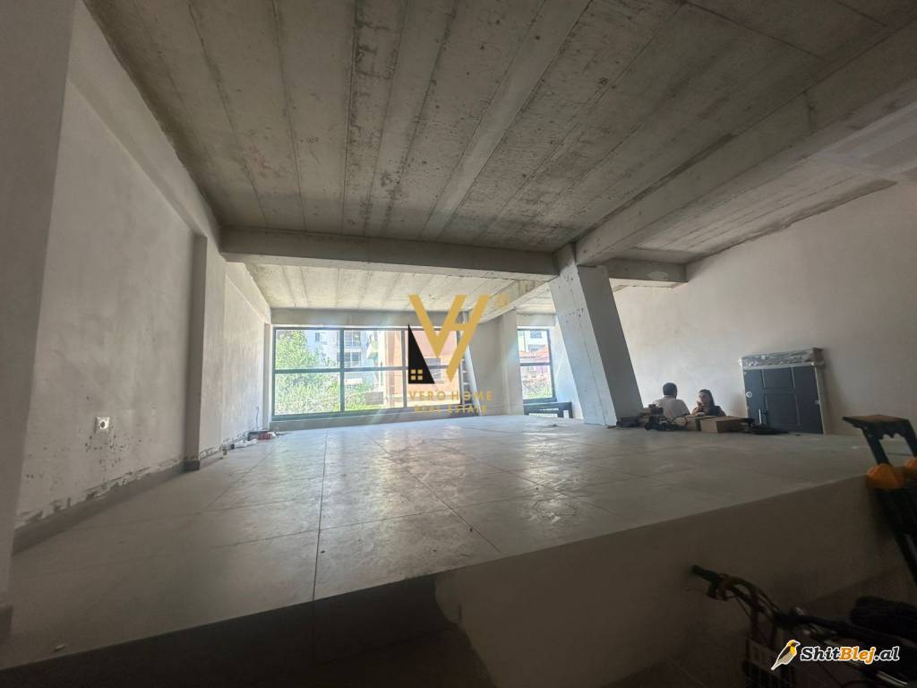 AMBIENT 160M2 TE SHKOLLA E KUQE 2.000 EU