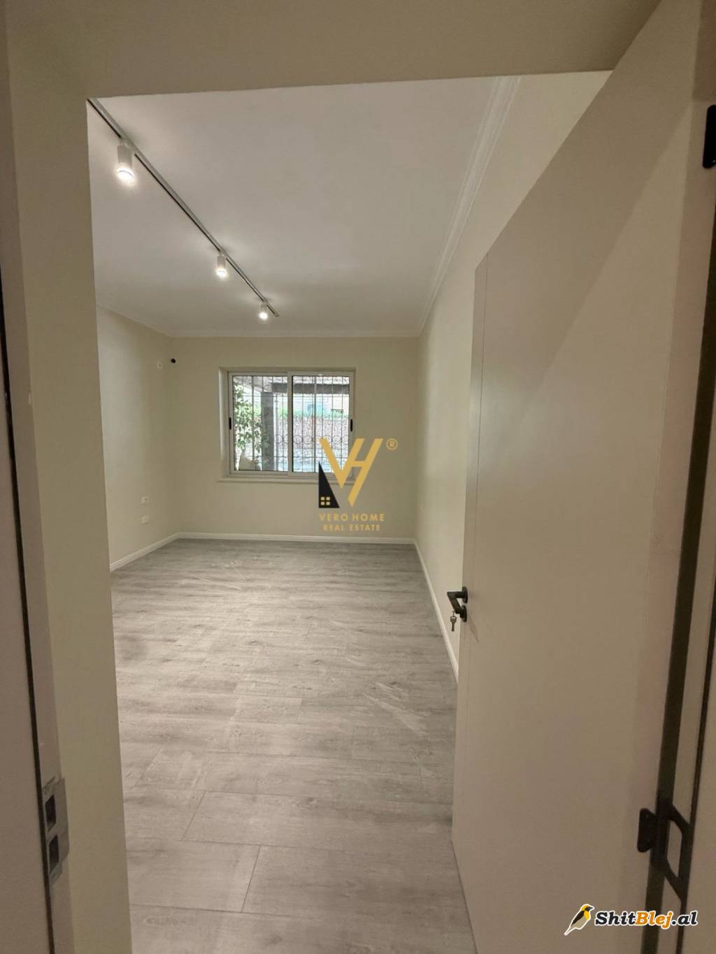 AMBIENT 80 M2 ME QIRA NE BLLOK 1.200 EUR