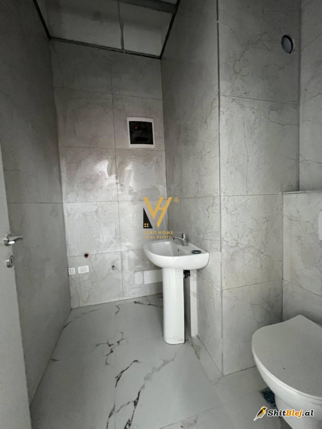 DYQAN 27 M2 TE RR.DURRESIT 600 EURO