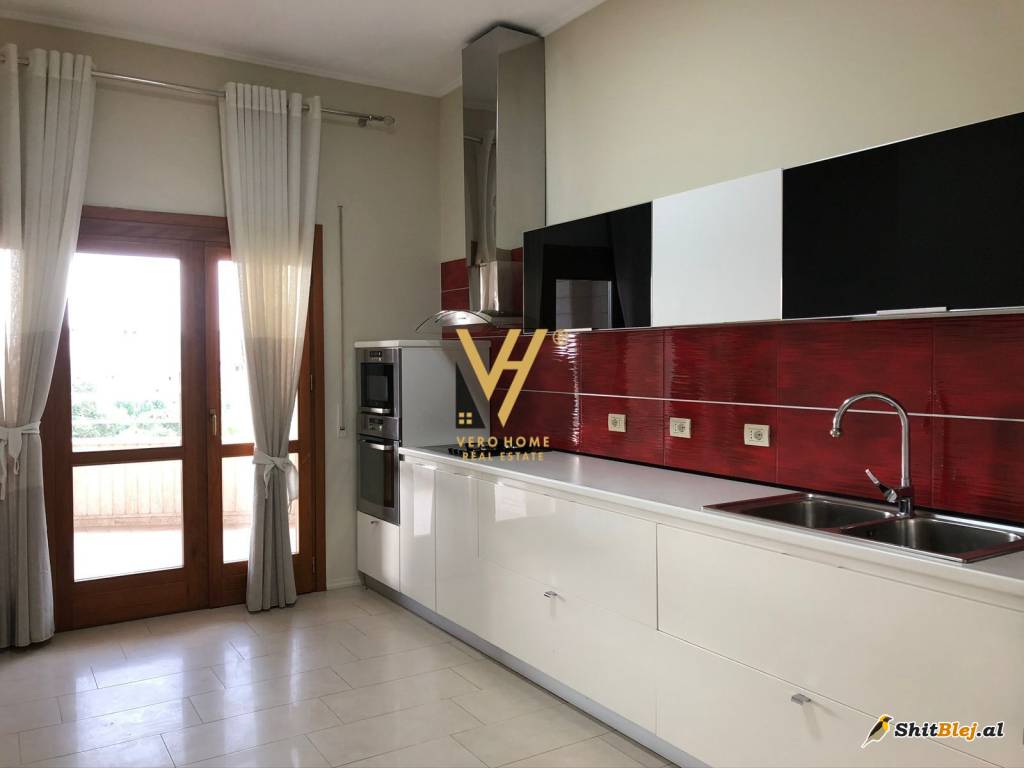 3+1+2 TE KOPSHTI ZOOLOGJIK 1.500 EURO