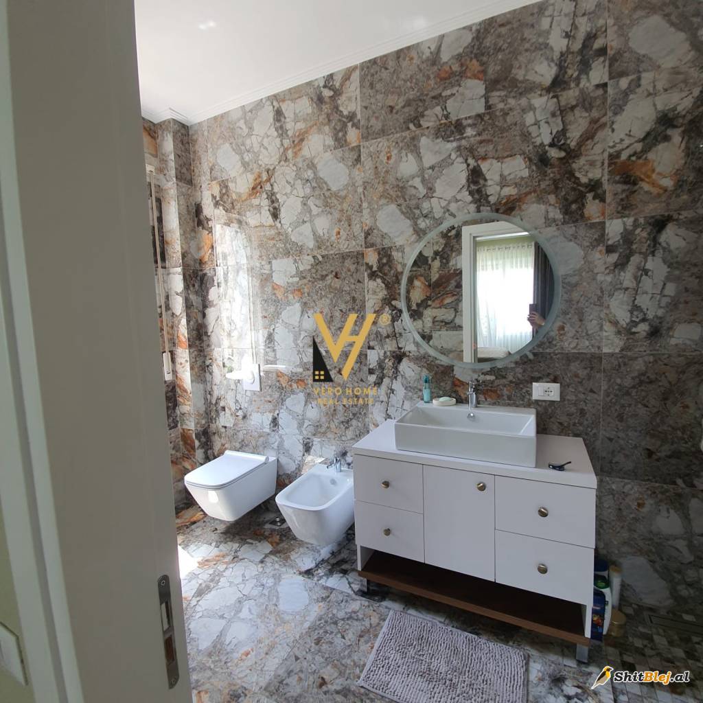 2+1+2 TE  KOPSHTI BOTANIK 240.000 EURO
