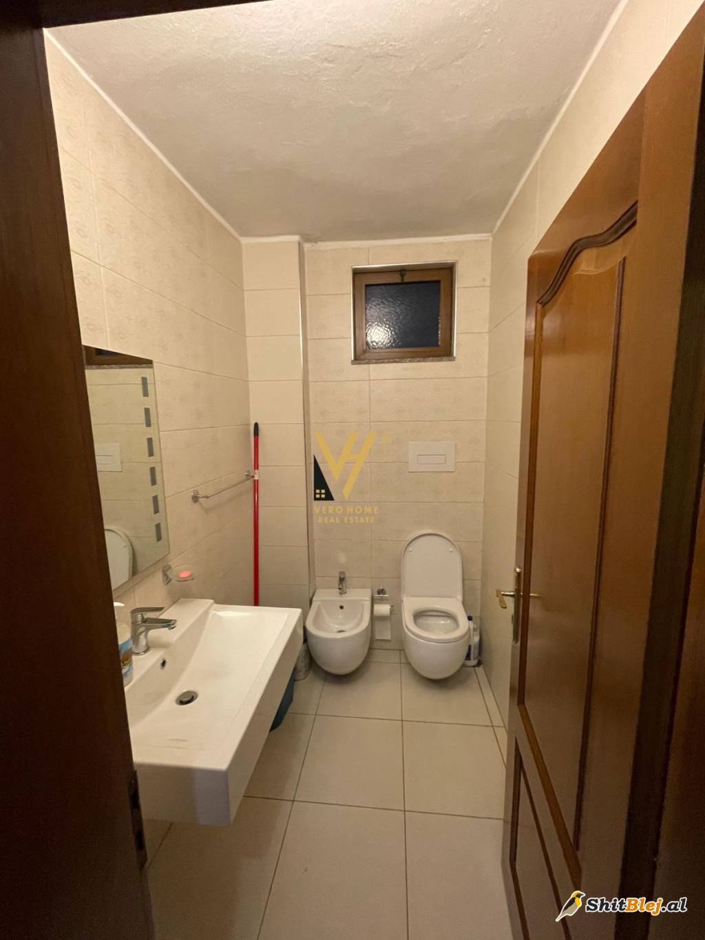 VILE 3-KATSHE ME QERA TE QSUT 1.000 EURO