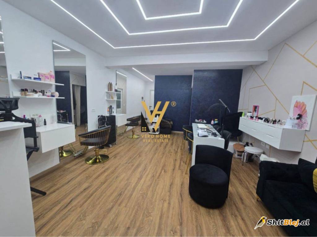 PARUKERI 51 M2 ME QERA NE SAUK 500 EURO