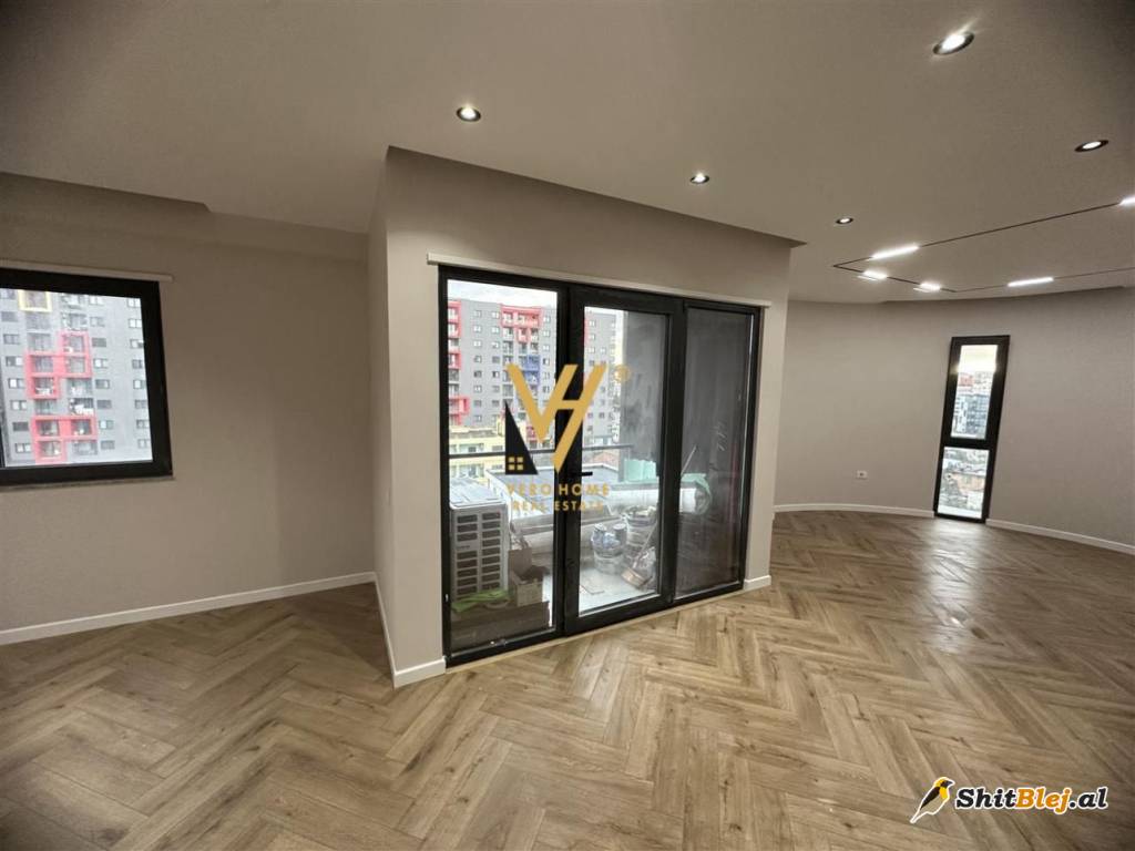 ZYRE 126 M2 TE UNAZA E RE 1.250 EURO