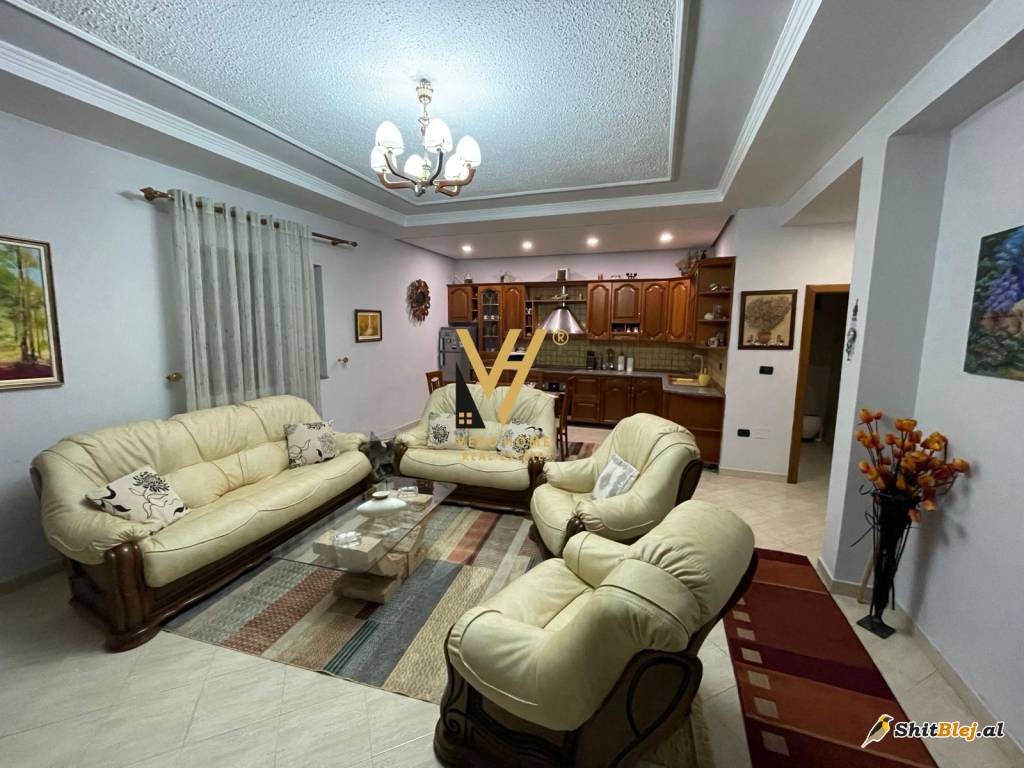 VILE 3-KATSHE ME QERA TE QSUT 1.000 EURO