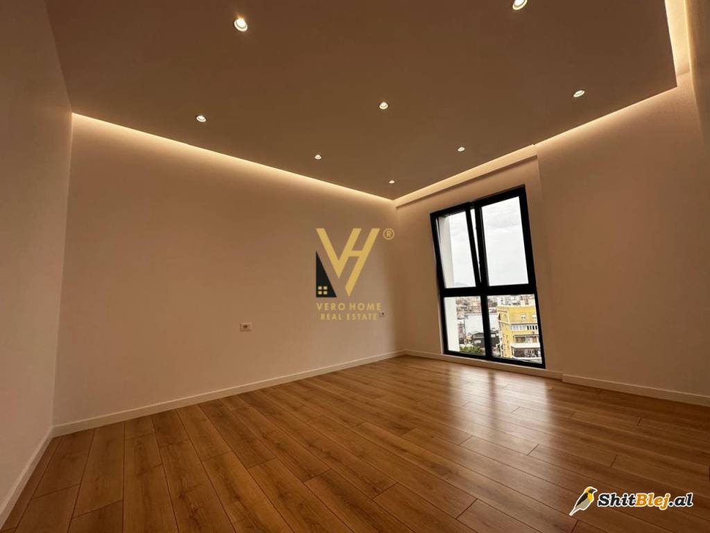 AMBIENT 105 M2 TE FARMACIA 10 750 EURO