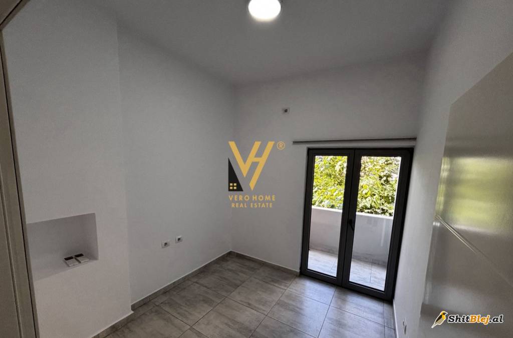 ZYRE 75 M2 TE RRUGA E DIBRES 500 EURO