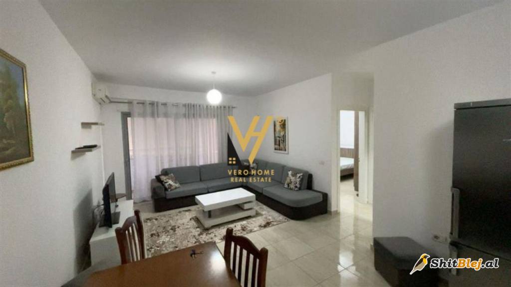  2+1 ME QERA TE KOMUNA E PARISIT 700 EUR