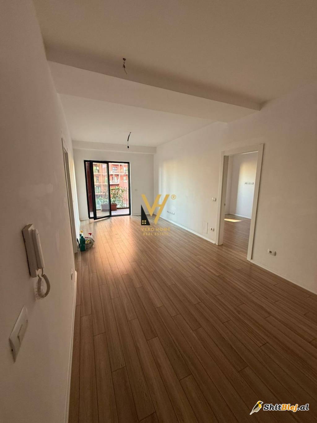 ZYRE 113 M2 TE GARDEN BUILDING 1.300 EUR
