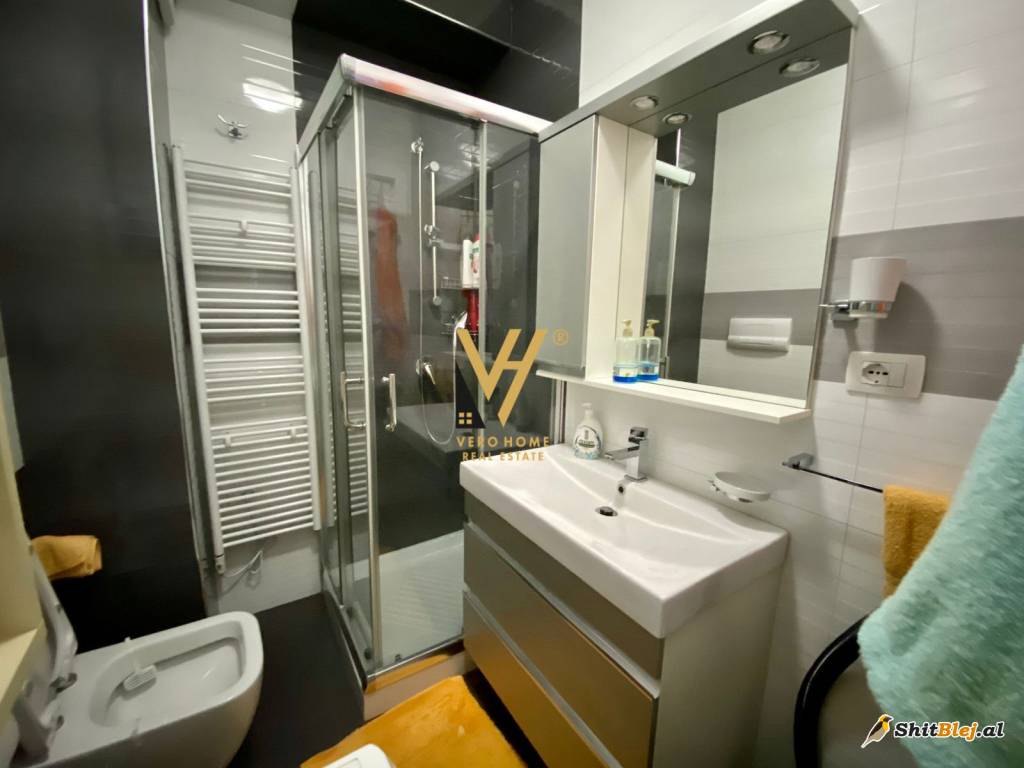 2+1+2 TE SHKEMBI I KAVAJES 300.000 EURO