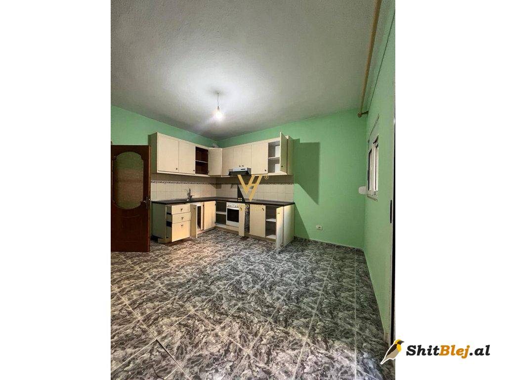 3+1+2+BLK TE KOMUNA E PARISIT 700 E