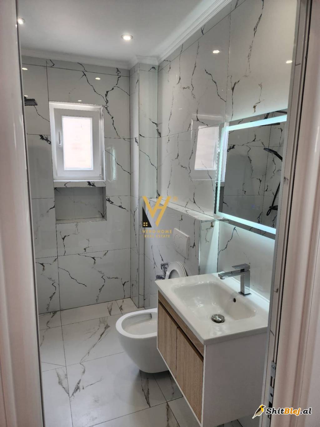 1+1+BALLKON NE PORCELAN 95.000 EURO
