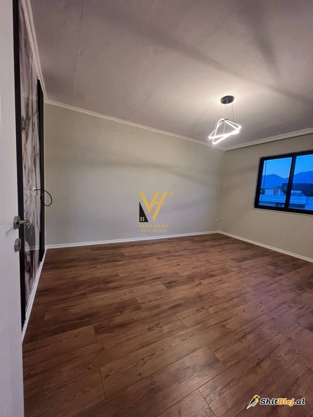  1+1 TE KLANI, KINOSTUDIO 92.000 EURO