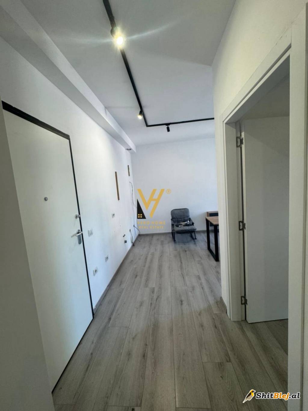 ZYRE 55 M2 MBI MATERNITETIN E RI 350 EUR