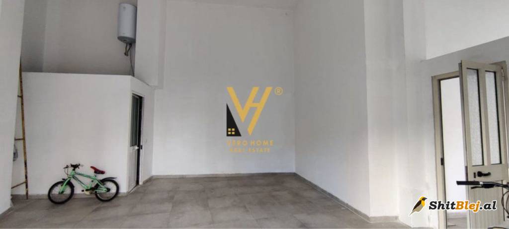 DYQAN 55 M2 ME QIRA TE BARRIKADA 600 EUR