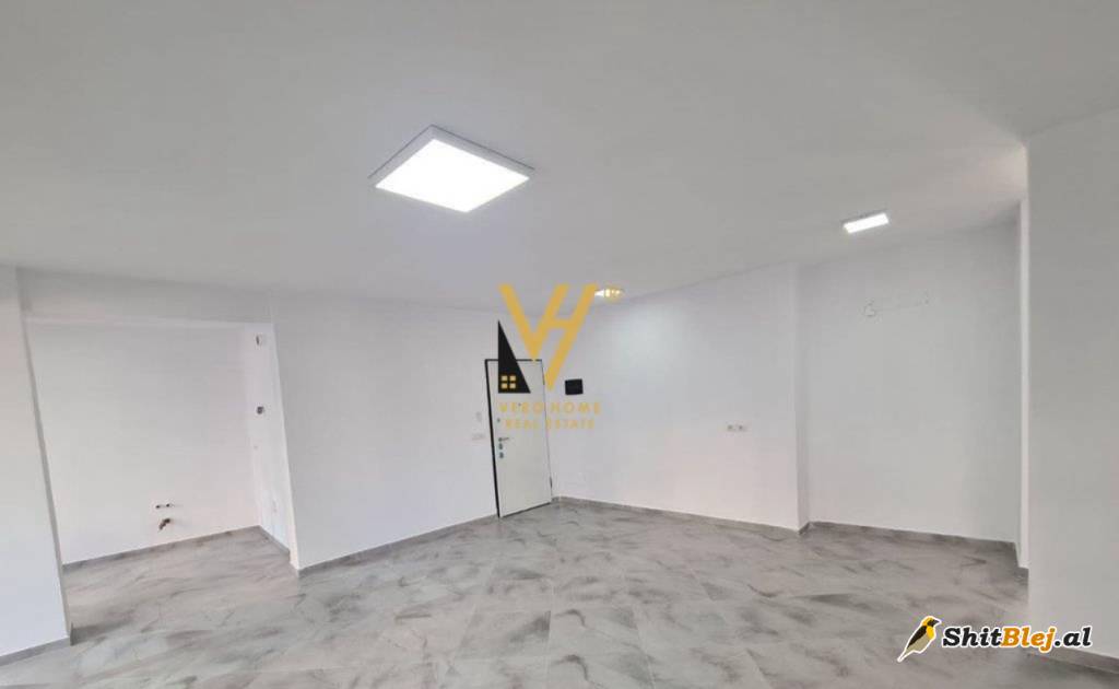 AMBIENT 70 M2 LIQENI ARTIFICIAL 700 EURO