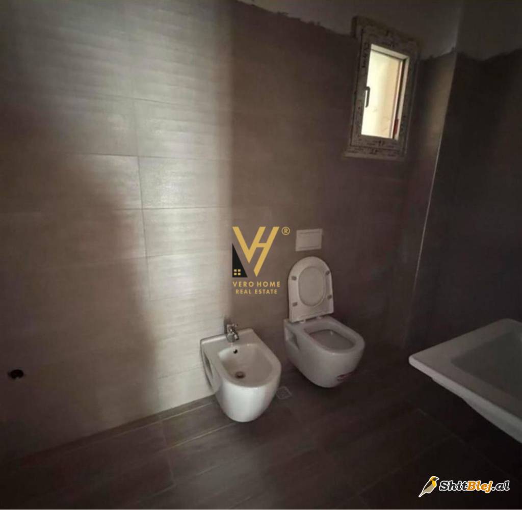  ZYRE 100 M2 ME QIRA NE LAPRAKE 600 EURO