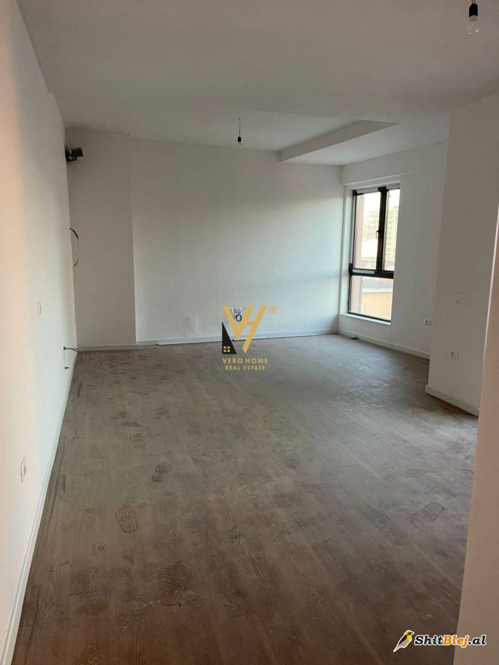 ZYRE 90 M2 TE MYSLYM SHYRI 1.000 EURO