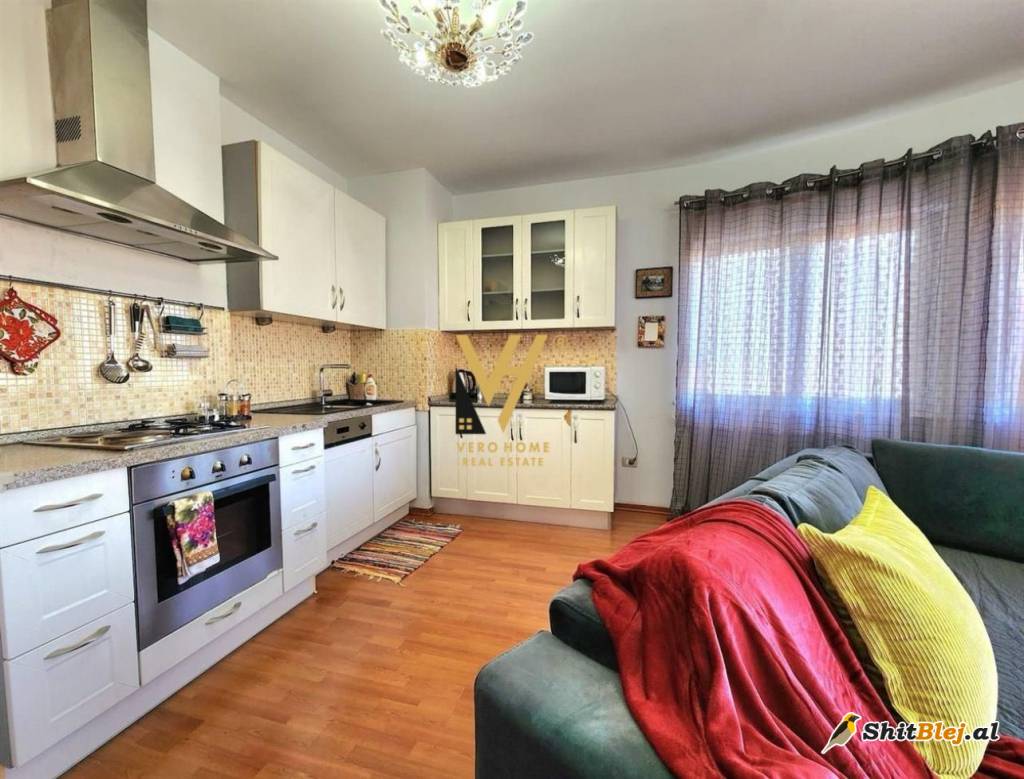 1+1+BLK ME QERA TE ZOGU I ZI 520 EURO