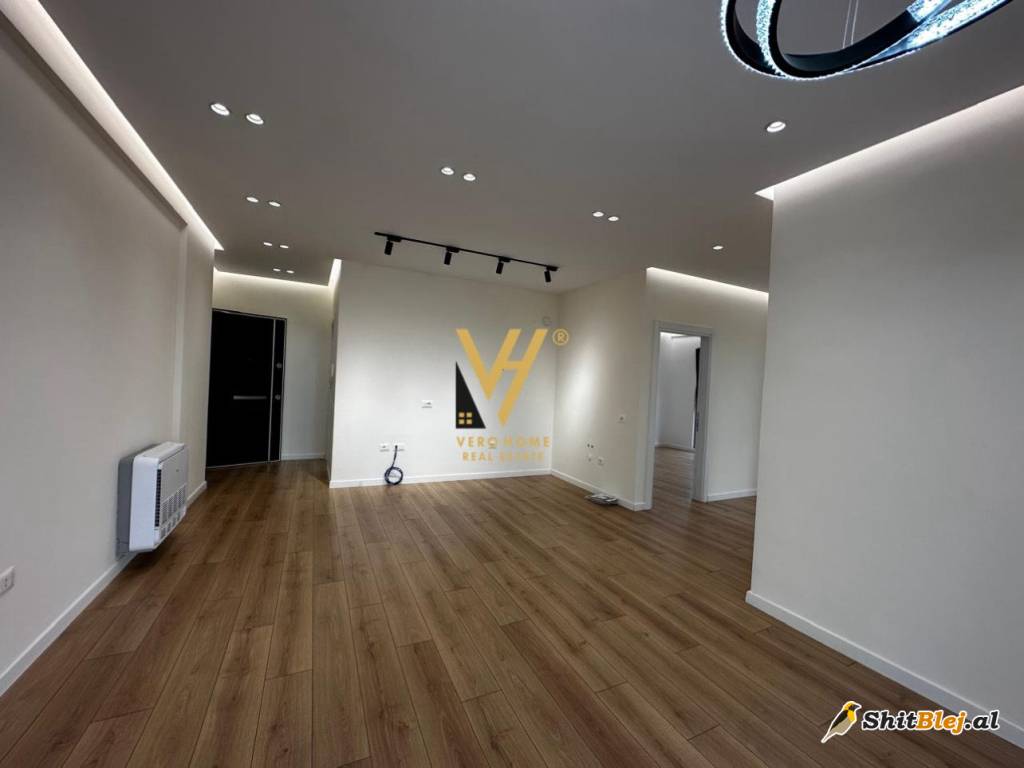 AMBIENT 105 M2 TE FARMACIA 10 750 EURO