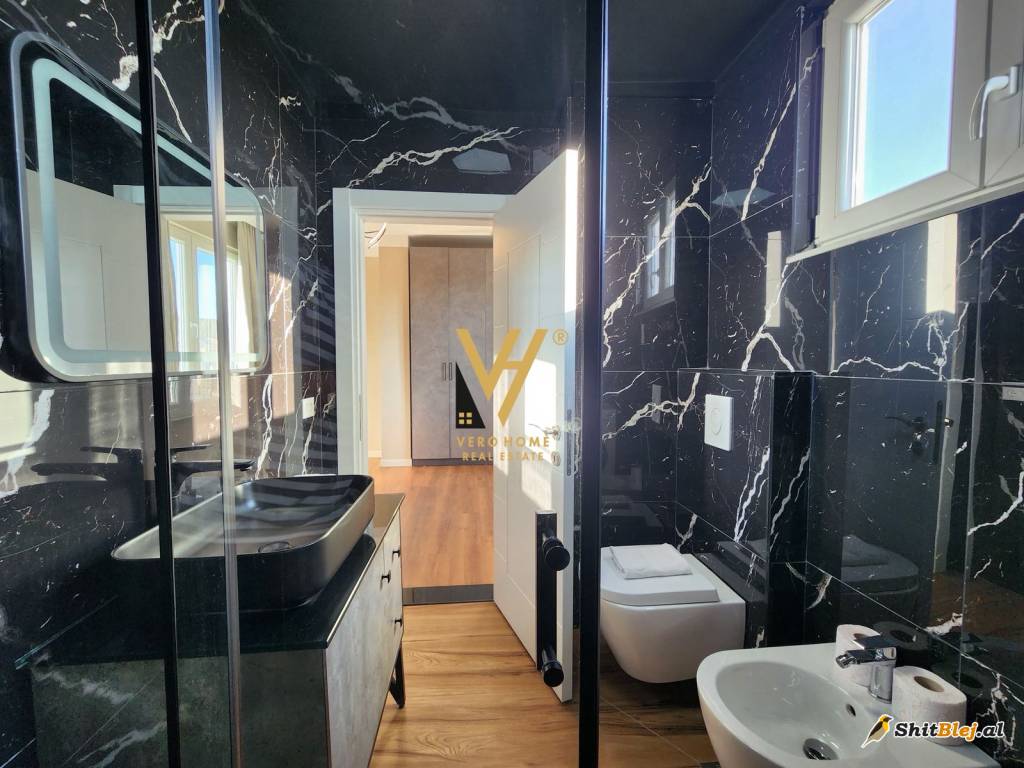 2+1+2 ME QIRA TE ISH EKSPOZITA 1.500 EUR