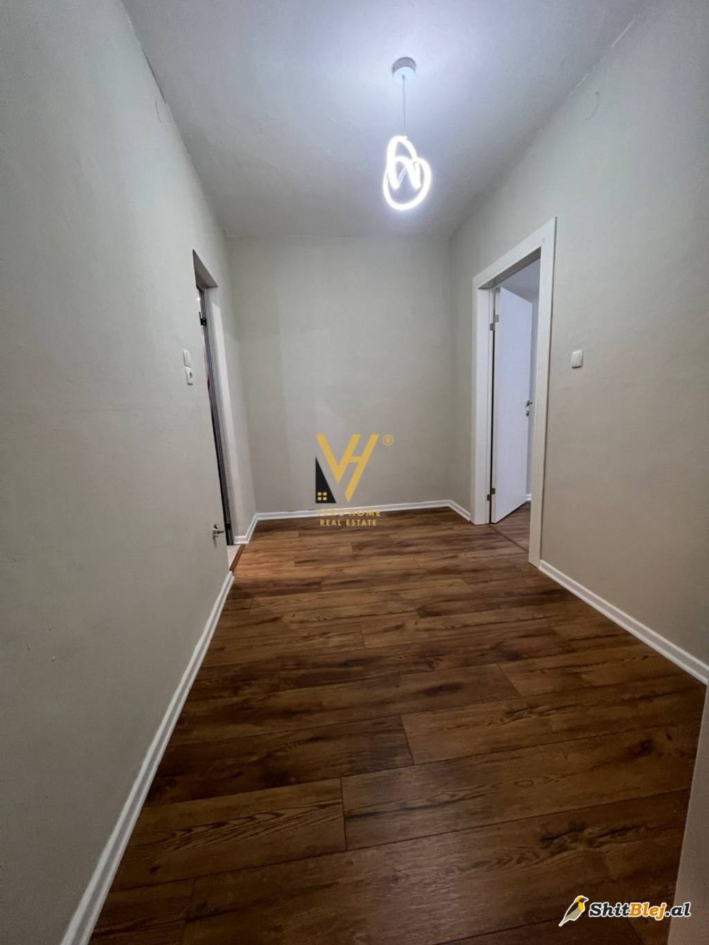  1+1 TE KLANI, KINOSTUDIO 92.000 EURO