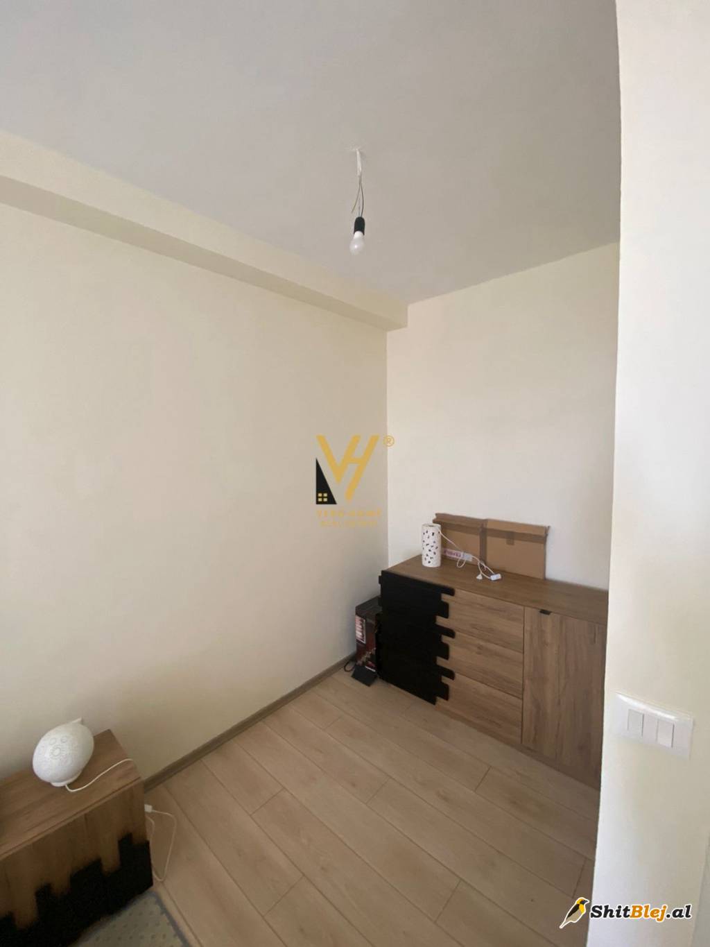 ZYRE 105 M2 ME QERA TE RR.DIBRES 600 EUR