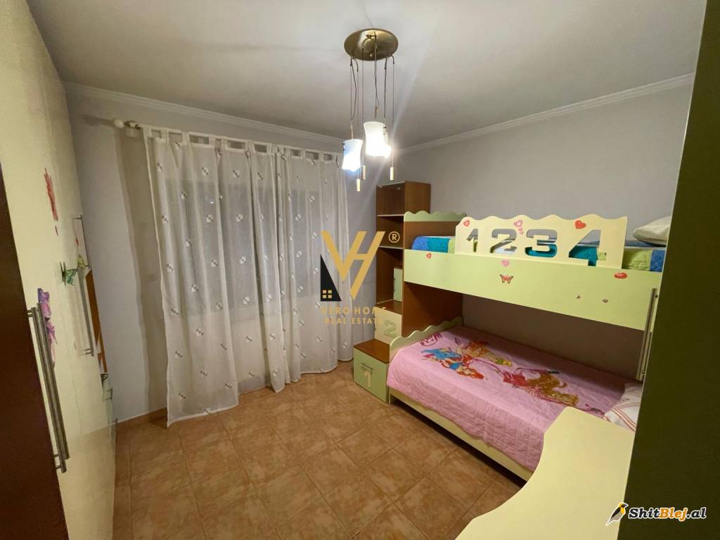 VILE 3-KATSHE ME QERA TE QSUT 1.000 EURO