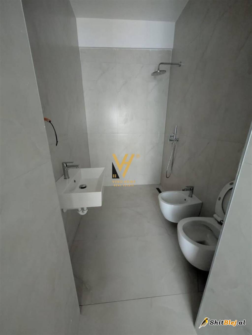 2+1+BLK ME QERA TE REZ OXA 550 EURO