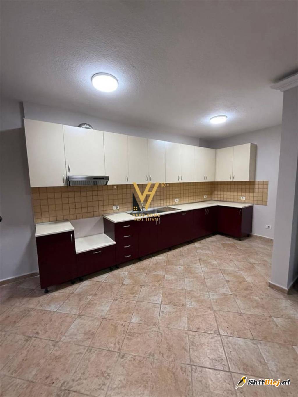 ZYRE 165 M2 TE KOMUNA E PARISIT 1.200 EU
