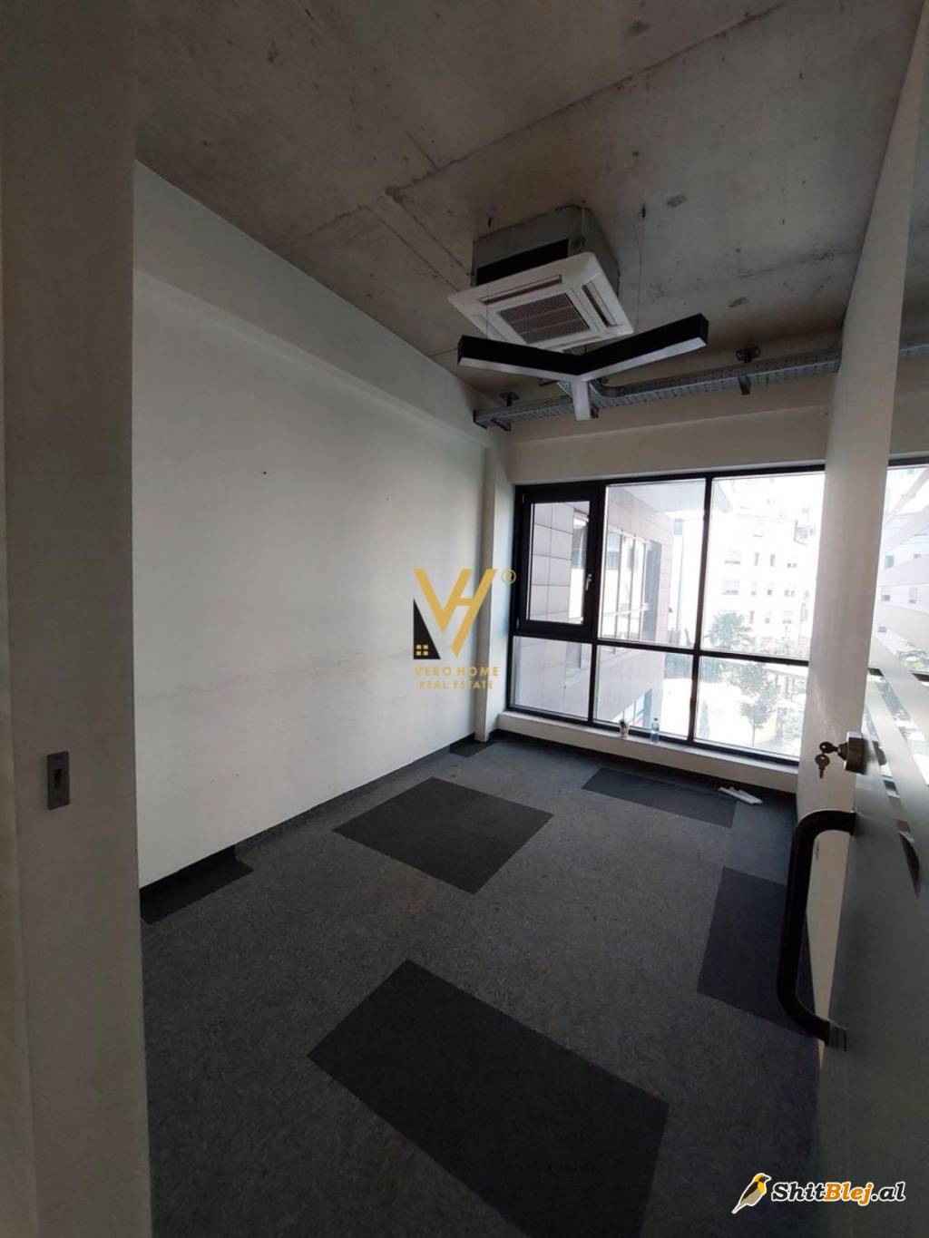 ZYRE 370M2 TE RRUGA KOSOVARVE 6.600 EURO